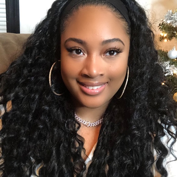 Meet your Posher, Ellisa - Picture 1 of 1